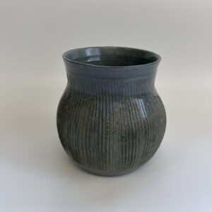 אגרטל אפור טקסטורת סירוק