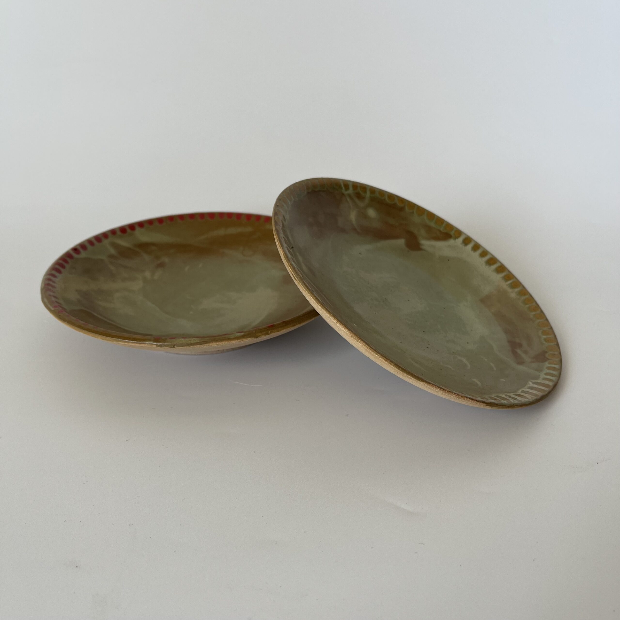 צלחות הגשה צלחות הגשה