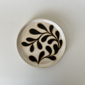 צלחת עלים שחור לבן