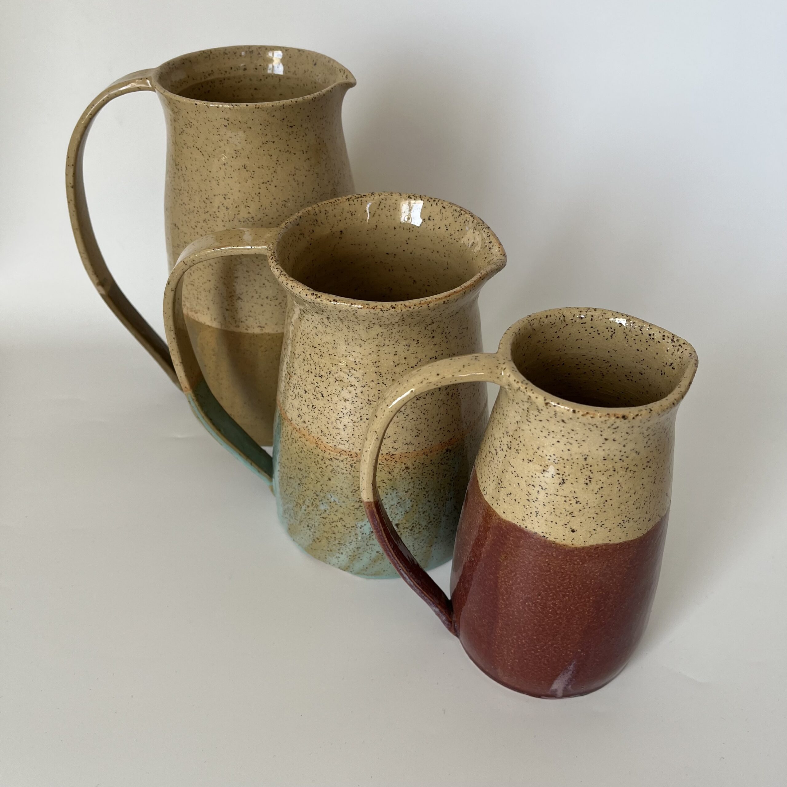 קנקנים מנוקדים קנקנים מנוקדים