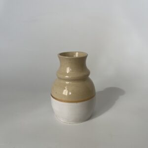 אגרטל קטן לבן שקוף